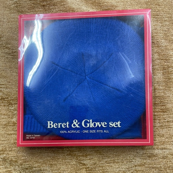 English Village, vintage, ladies beret, gloves and scarf set - new in box - Picture 1 of 11